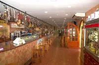 Hostal Restaurante Asador El Paisano Hotels in Utrera