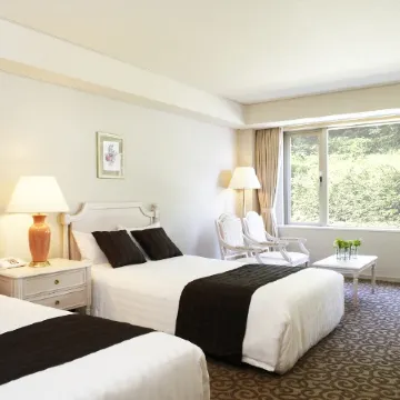 Luke Plaza Hotel Отели рядом с достопримечательностью «Большой Н стадион»