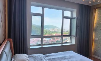 Zhiwen Seaview Mountain and Sea Mansion Homestay (Lvshun South Road)