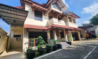 Guest House Omah Waris