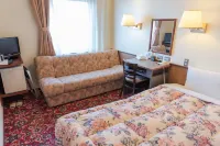 Daily Hotel Mizuhodai Hotels near Tsuruse Station