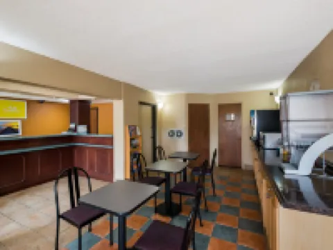 Red Carpet Inn Elkton Hotels in Elkton