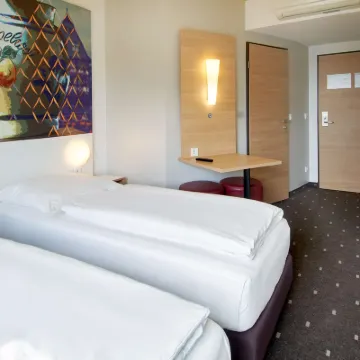 B&B HOTEL Frankfurt-Nord Hotels near Bonames