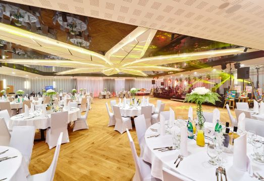 1. 이비스 스타일스..