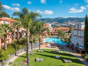 Pestana Village Garden Hotel