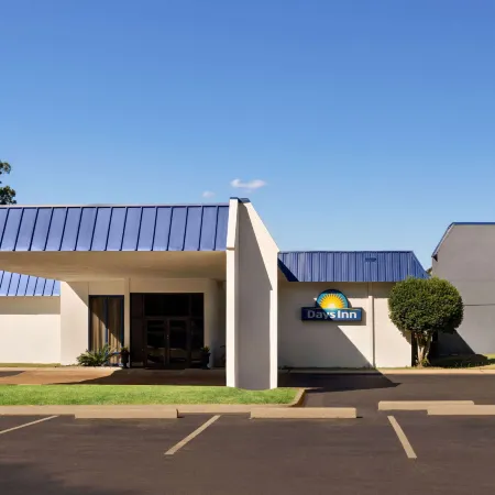 Days Inn by Wyndham McComb MS