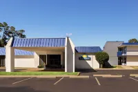Days Inn by Wyndham McComb MS - Pysäköinti