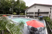 Bhagat Hotels Stone Mountain Atlanta BW Signature Collection - Pools