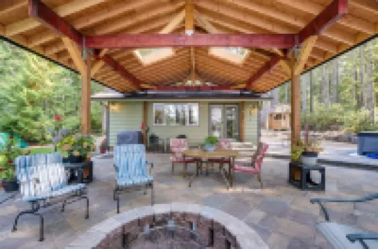 Bremerton Vacation Rental w/ Hot Tub & Lake Access