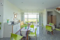 RedDoorz Plus near Malang Airport Hotel di Kecamatan Jabung