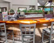 Clarion Hotel Conference Center on Lake Erie - bar