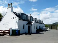 Flat 2 Keeper's Cottage Hotels near Dinosaur Footprints at Staffin