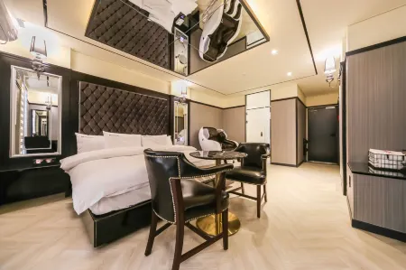 Andong in Hotel Отели рядом с достопримечательностью «Dosanseowon Confucian School»