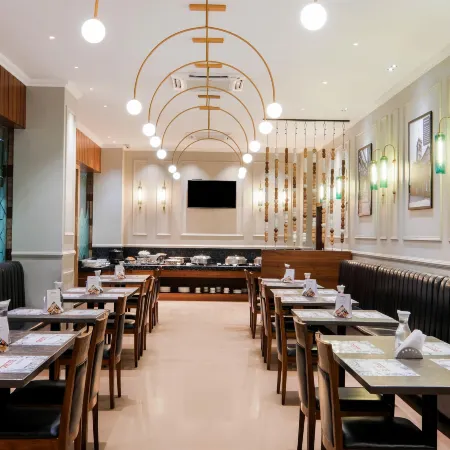 7 Apple Hotel - Viman Nagar Pune