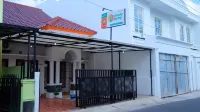 Homestay Syariah Monjali Dekat Taman Lampion by Simply Homy