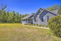 Quiet Lawrenceville Home Near Shopping and Parks! Hotels near Banter by Piercing Pagoda