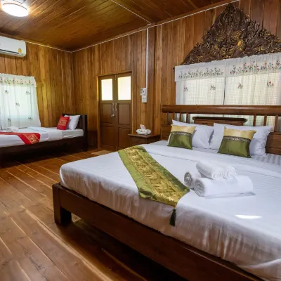 Suk Sabai Homestay Отели рядом с достопримечательностью «Ват Маха Тхат»