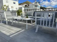 Modern 2 Bed Apartment with Hot Tub and Large Private Roof Terrace