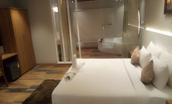 Hotel City Crown - Housity