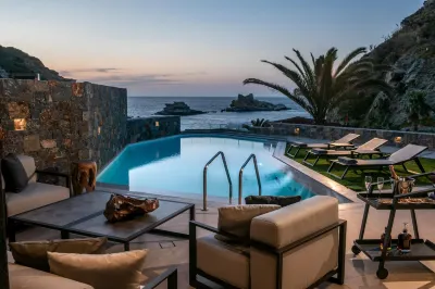 Made by the Sea Villas 9 Bdrm