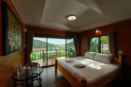 Mon View Ngam Отели рядом с достопримечательностью «Elephant POOPOOPAPER Park Chiang Mai»