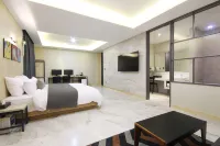 Yangsan Bukbudong Lime Hotel Hotels near UNIQLO production points