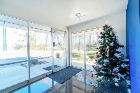 Xpress Inn & Extended Stays