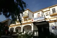 普爾塔納扎裏酒店