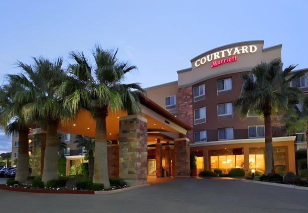Courtyard St. George