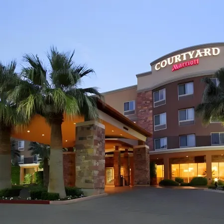 Courtyard St. George