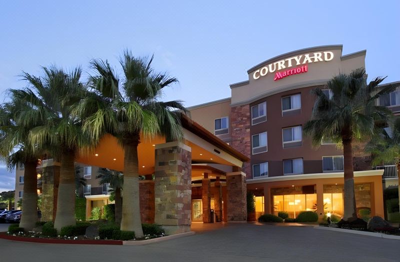 Courtyard St. George