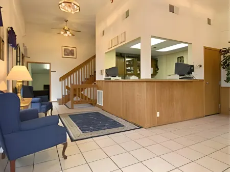 Super 8 by Wyndham Norfolk