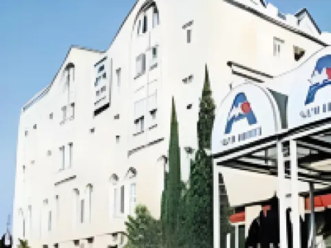 Hôtel Arles Plaza โรงแรมในอาร์ล