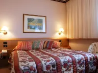 Wyndham Garden Conegliano Hotels near Sala dei Battuti del Duomo di Conegliano