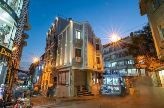 Grand Kybele Hotel Отели рядом с достопримечательностью «Голубая мечеть»