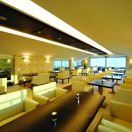 Wes Hotel