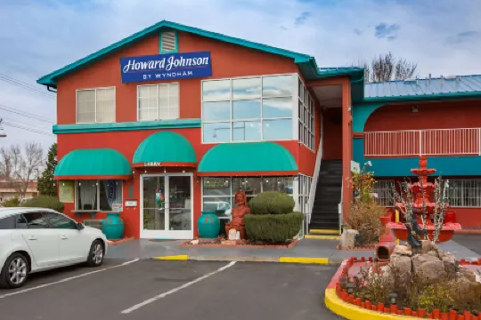 Sandia Peak Inn Old Town ABQ, a Howard Johnson by Wyndham