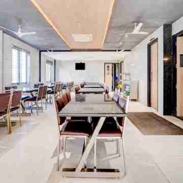 Super Collection O MS Inn Dining/Meeting Rooms