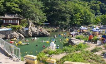 Mungyeong Sannaeeum Pension