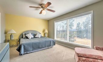 Balcony, Pool & Hot Tub: Cozy Condo in Arkansas!