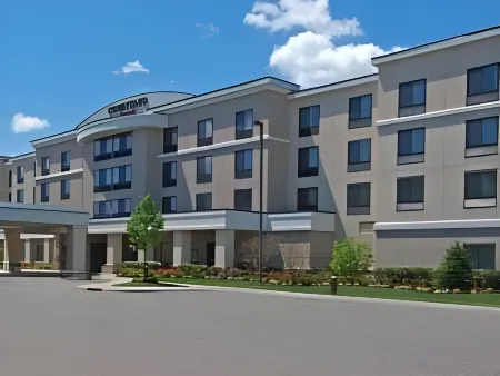 Courtyard Republic Airport Long Island/Farmingdale Отели в г. Север Амитивилл