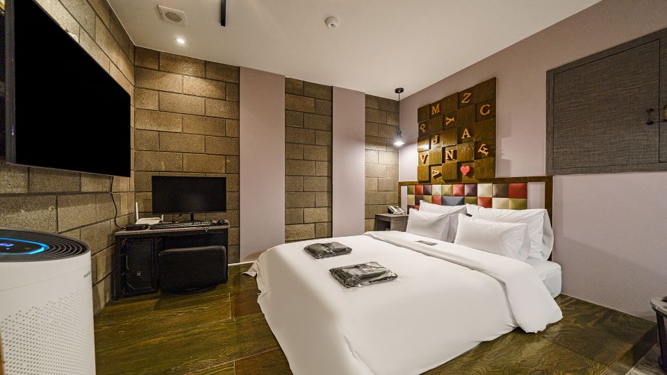 Suwon City Hall Station Hotel Shine