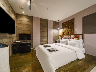 Suwon City Hall Station Hotel Shine