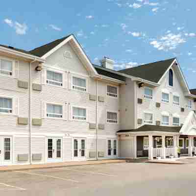 Travelodge Suites by Wyndham New Glasgow Hotel Exterior