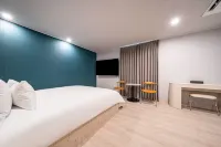 Brown Dot Yeosu Yeocheon Branch Hotel in zona Aeyangwon History Hall