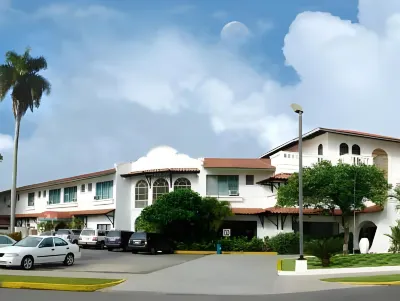 Gran Hotel Nacional Các khách sạn gần Dayana Boutique