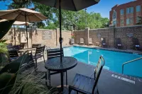 Best Western Savannah Historic District - piscina