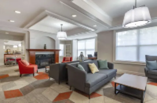 คอมฟอร์ต อินน์ แอนด์ สวีทส์ แฮดลีย์ - แอมเฮิร์สต์