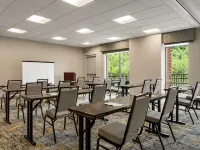 Hampton Inn & Suites Pittsburgh/Waterfront-West Homestead Hotels near Squirrel Hill