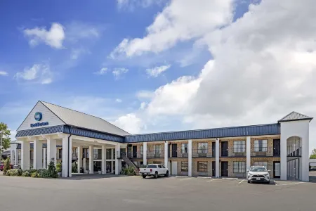 Best Western of Alexandria Inn  Suites  Conference Center